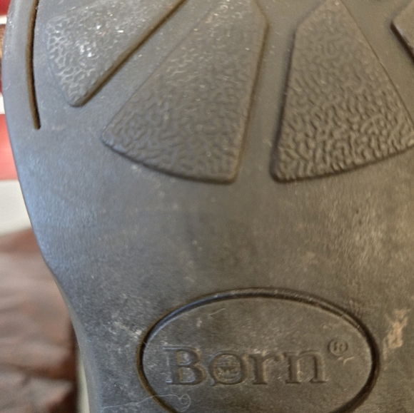 BORN CROWN crinkled brown leather tall boots. Size 6M - Picture 13 of 15